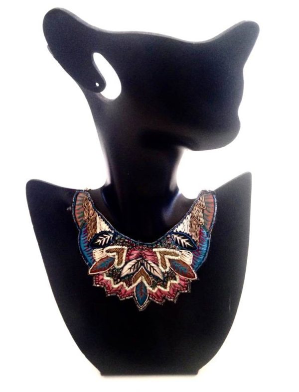 Collar Oba bordado